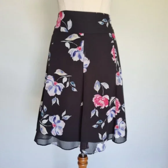 Review She's Lovely Multicolour Floral Flippy Hem A-Line Mini Skirt Size 12 - Picture 5 of 8
